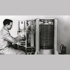 A Revolução do Armazenamento: Do Gigante aos Modernos